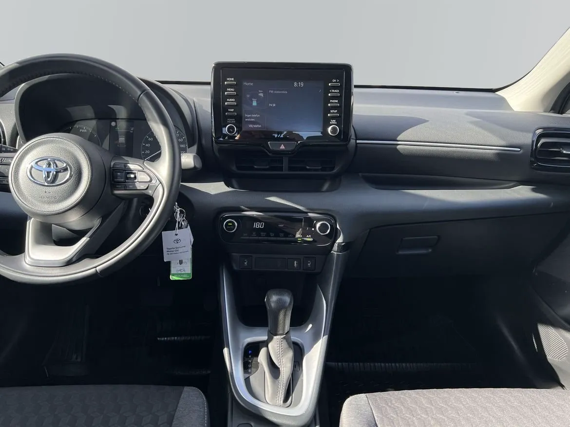 Vehicle image 6