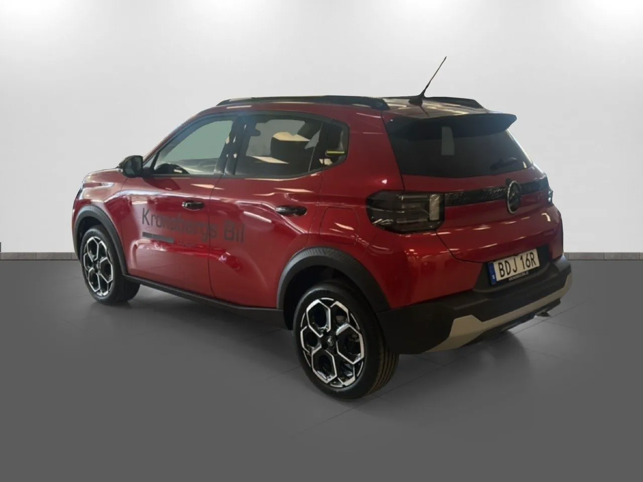 Vehicle image 5