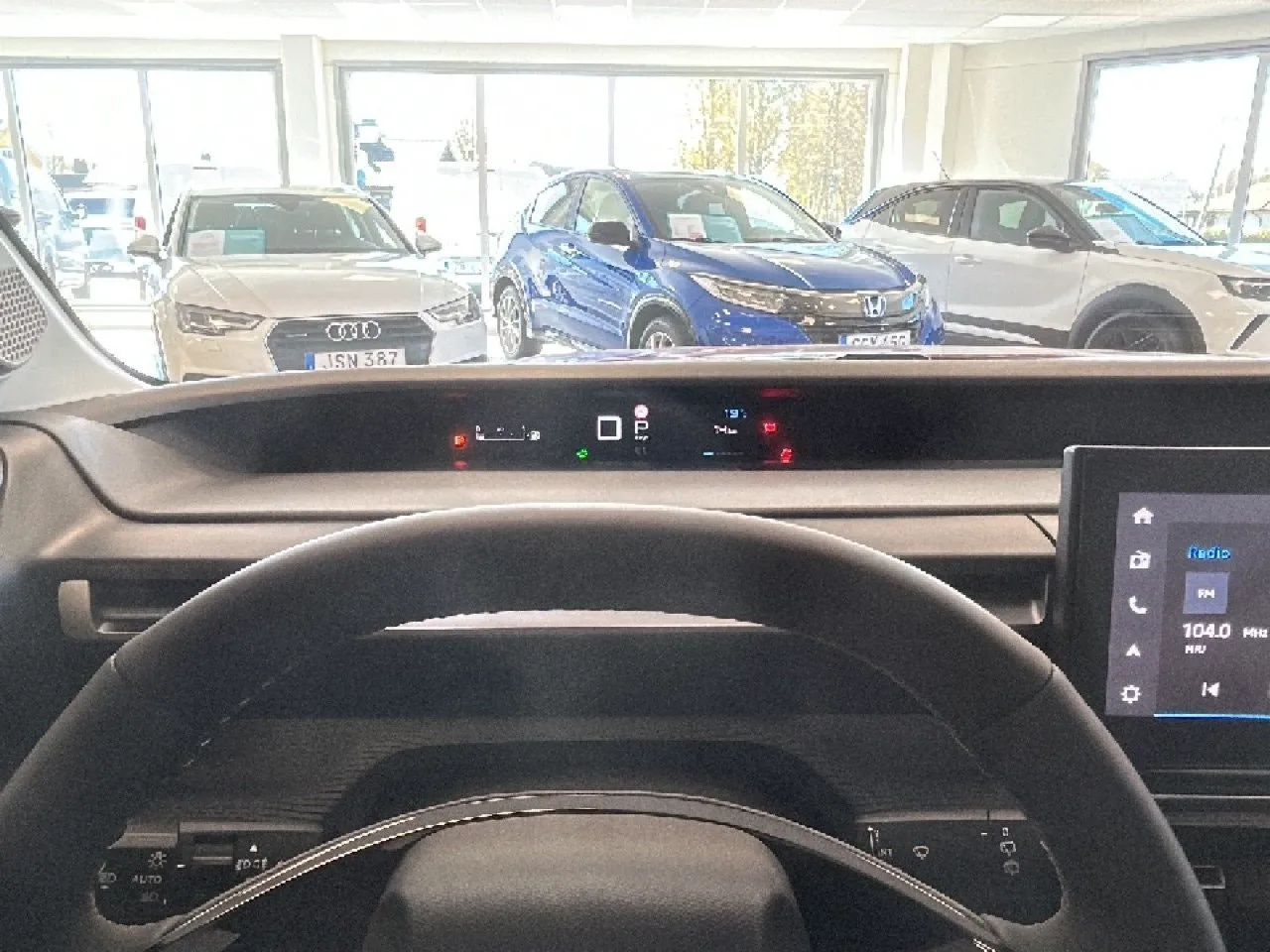 Vehicle image 9