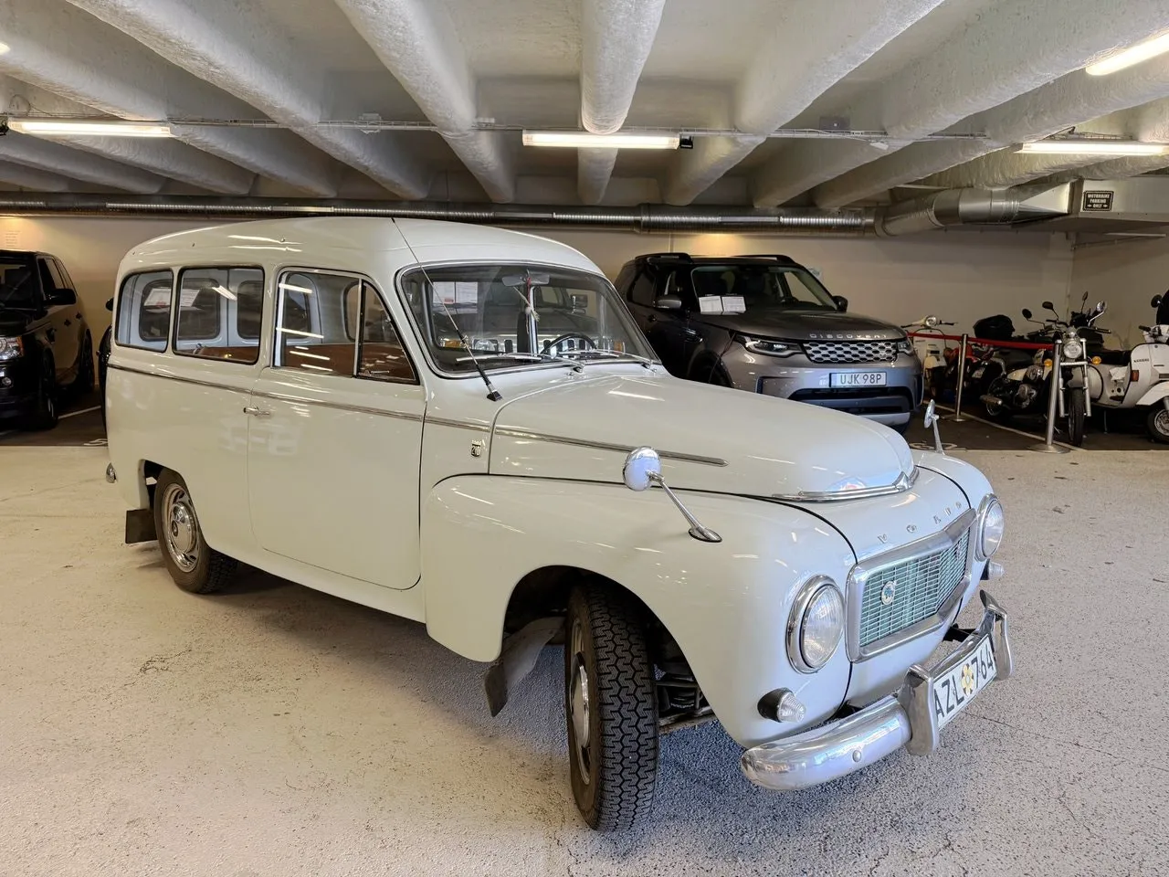 Vehicle image 1