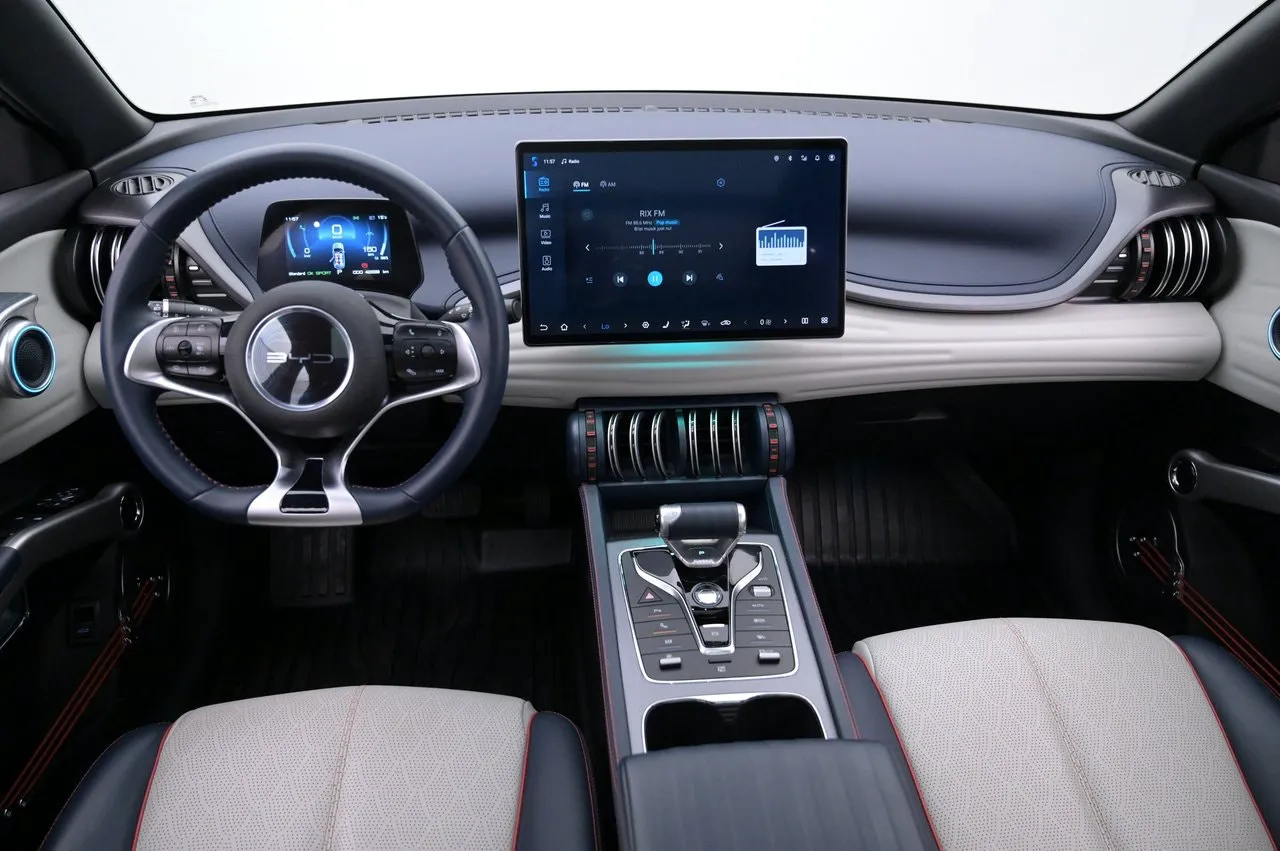 Vehicle image 5