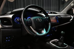 Toyota Hilux bild 17