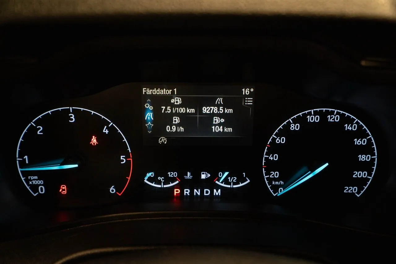 Vehicle image 16