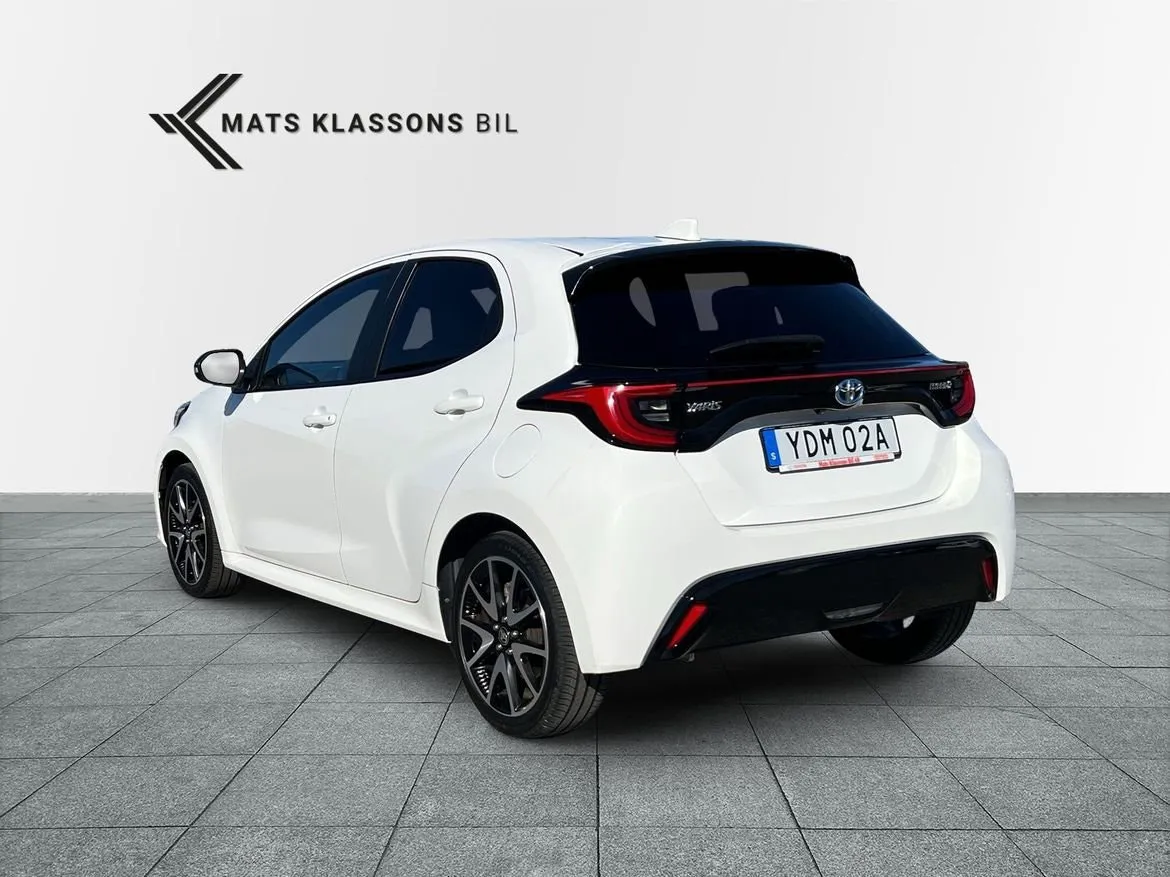 Vehicle image 6