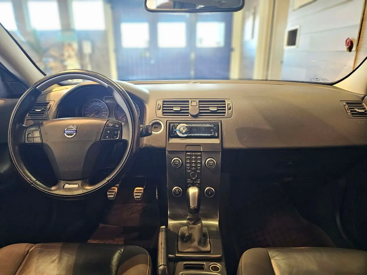 Vehicle image 8