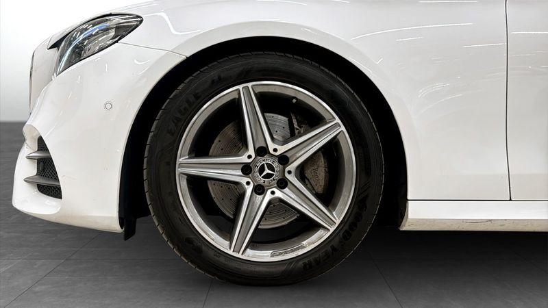 Mercedes E220 bild 9