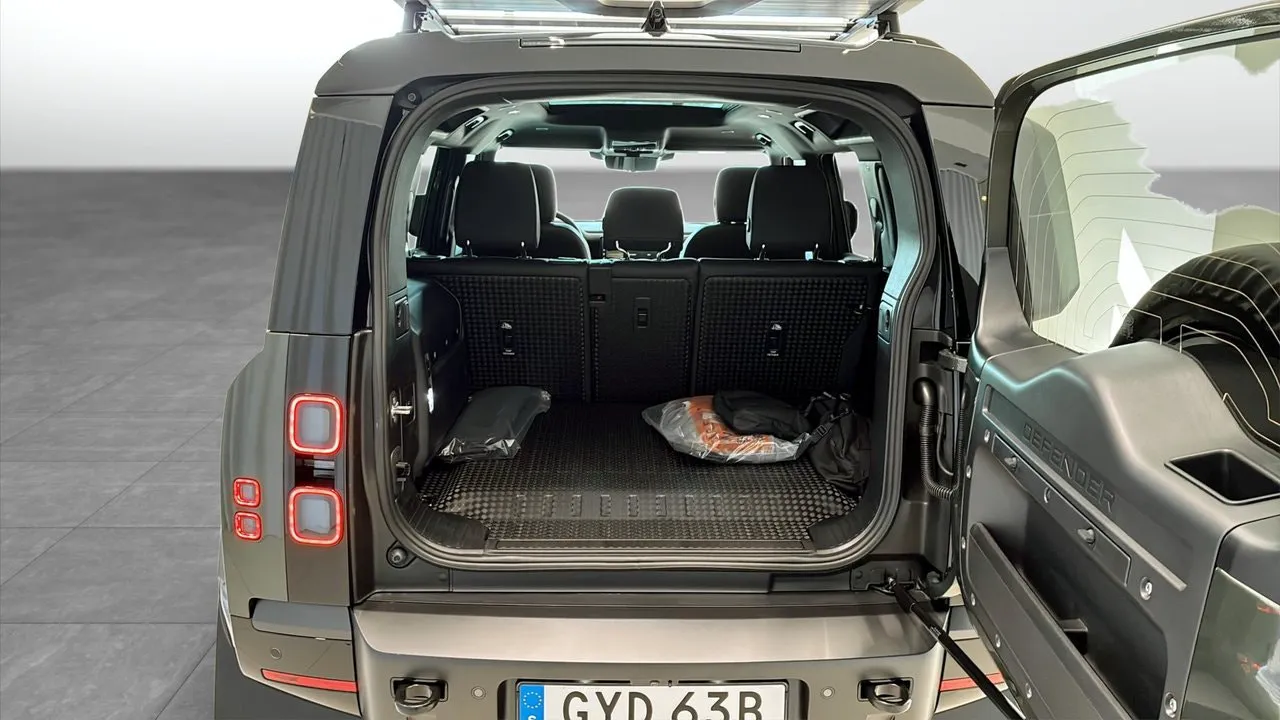 Vehicle image 9