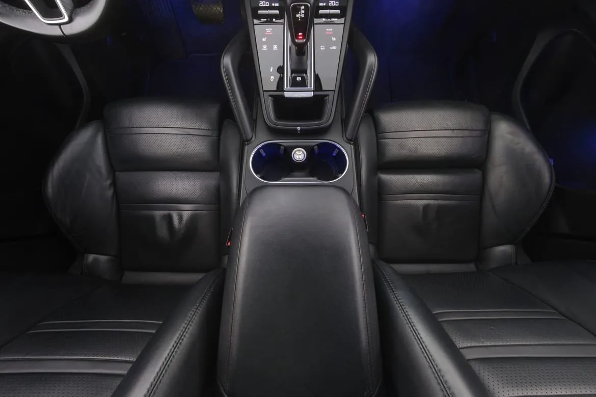 Vehicle image 21
