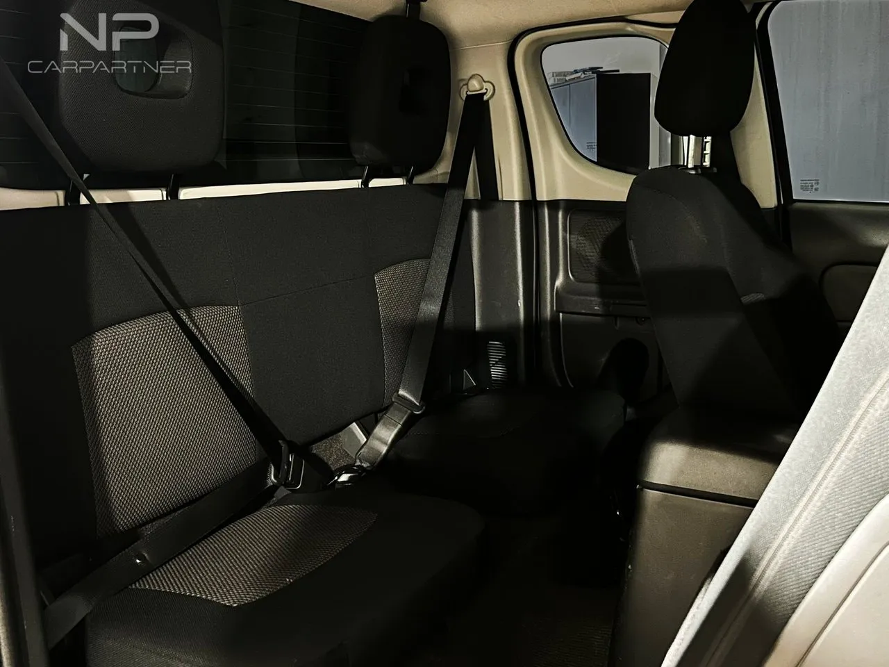 Vehicle image 20