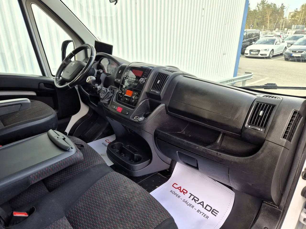 Vehicle image 26
