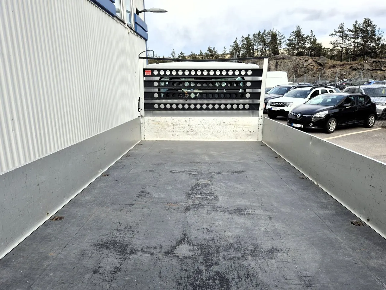 Vehicle image 14