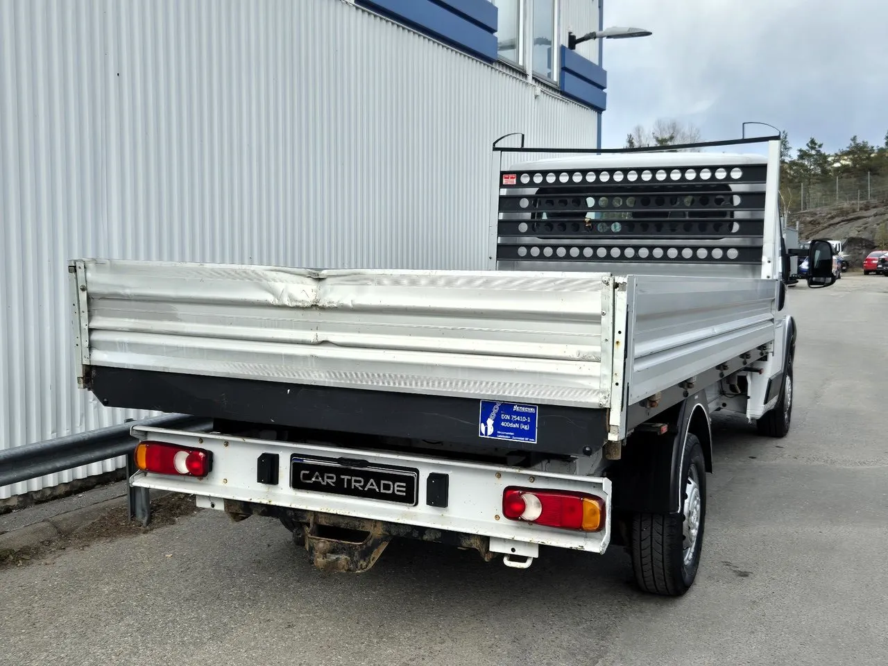 Vehicle image 13