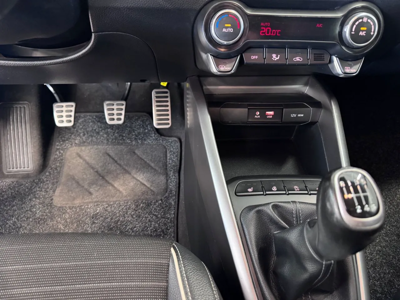Vehicle image 16