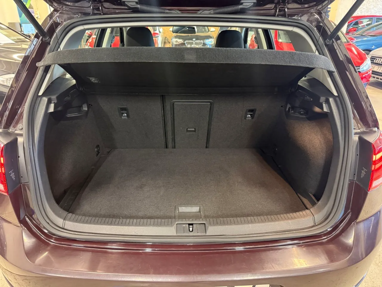 Vehicle image 14