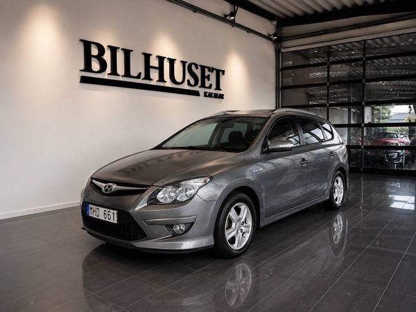Hyundai i30 cw 1.6 CRDi * 1 Ägare * Låga Mil - 2012