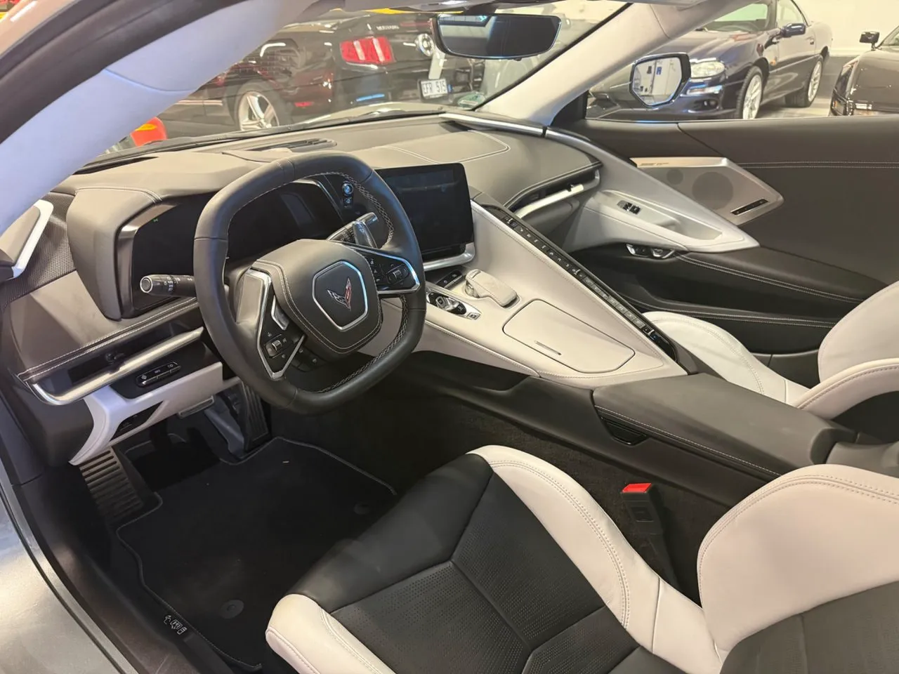 Vehicle image 17