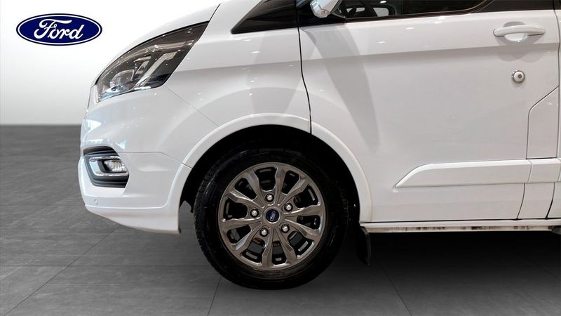 Ford Tourneo Custom bild 9