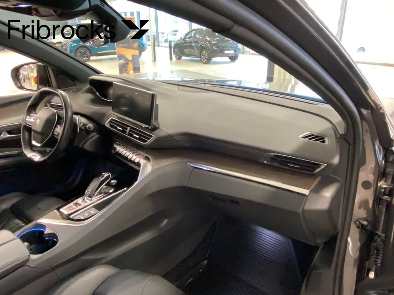 Vehicle image 14