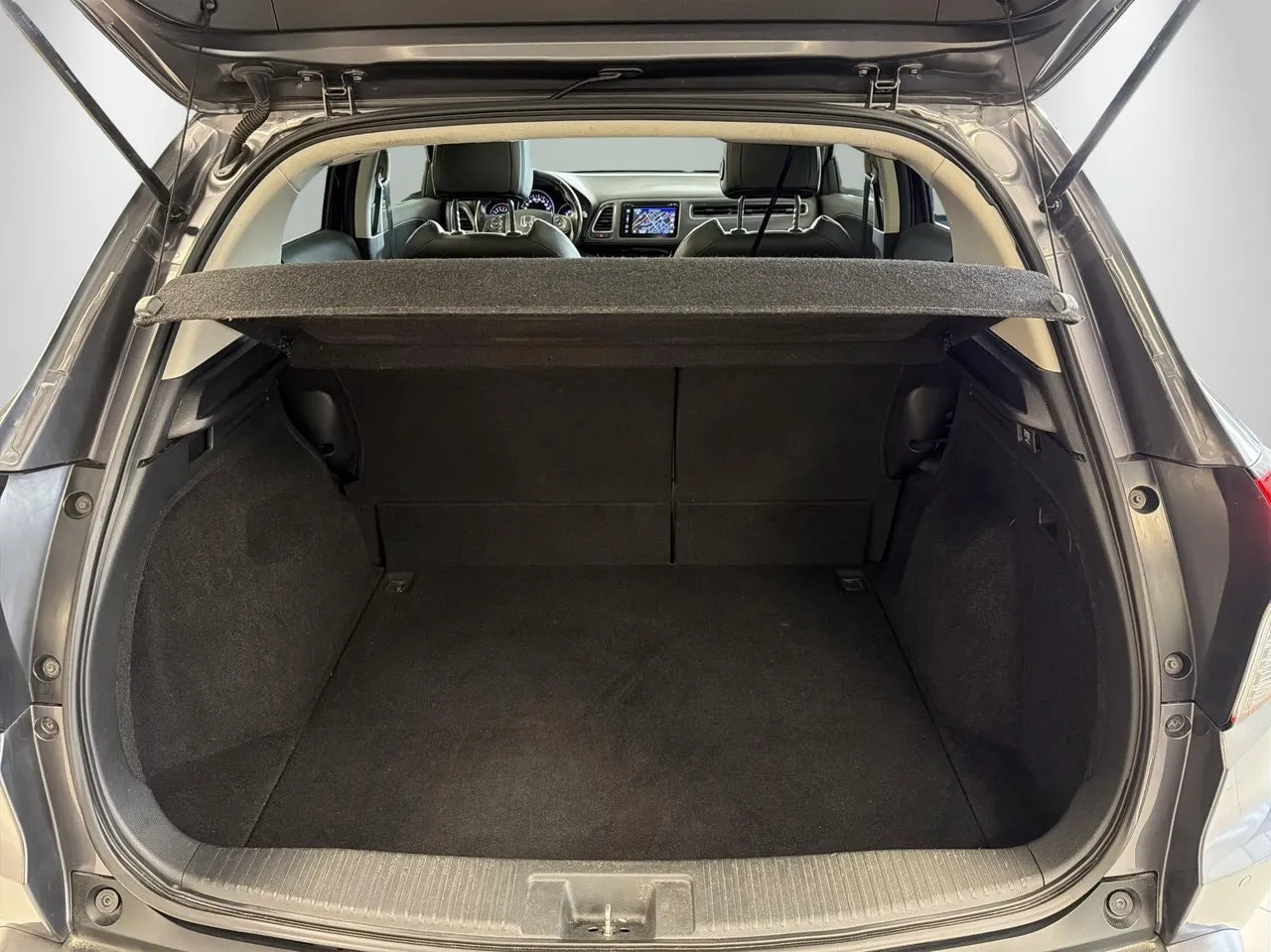 Vehicle image 14