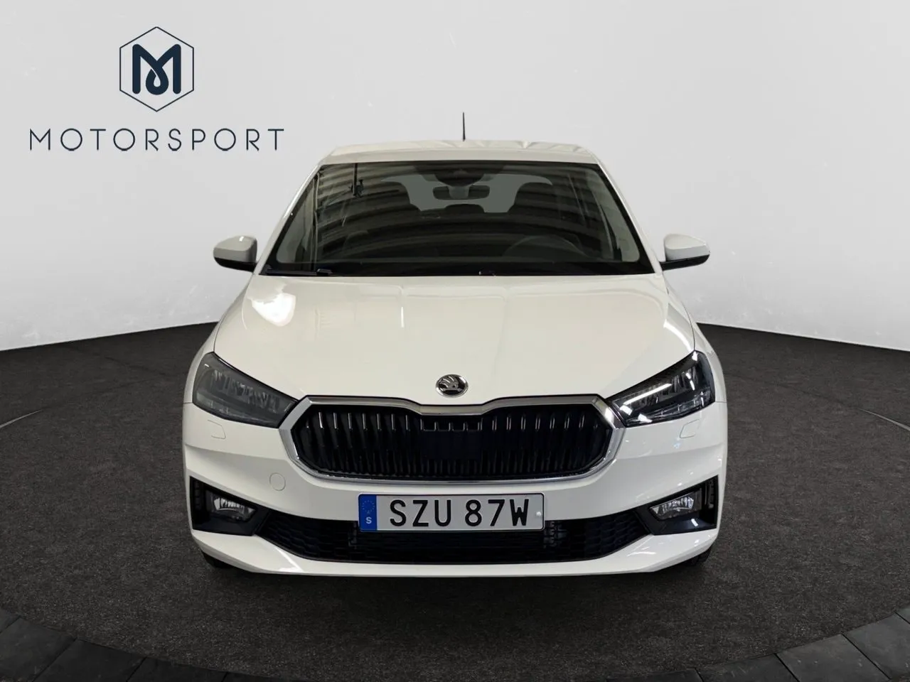 Vehicle image 8