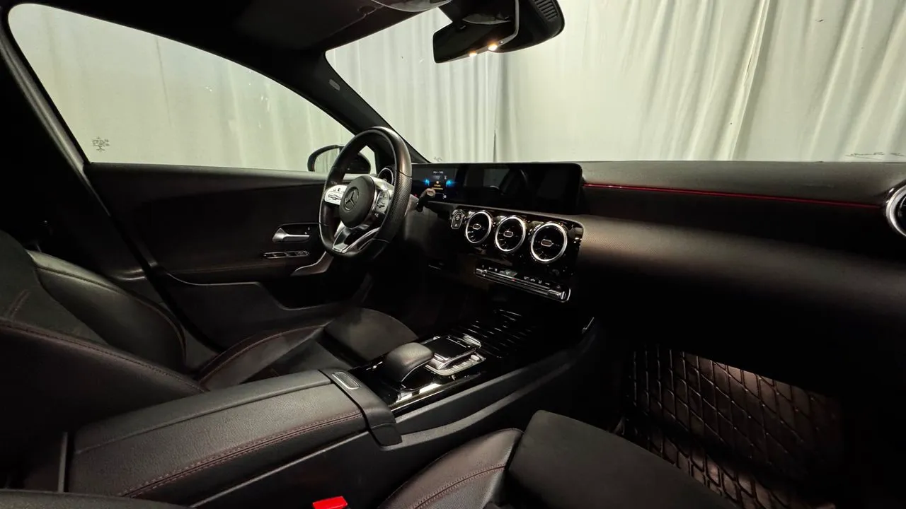 Vehicle image 20