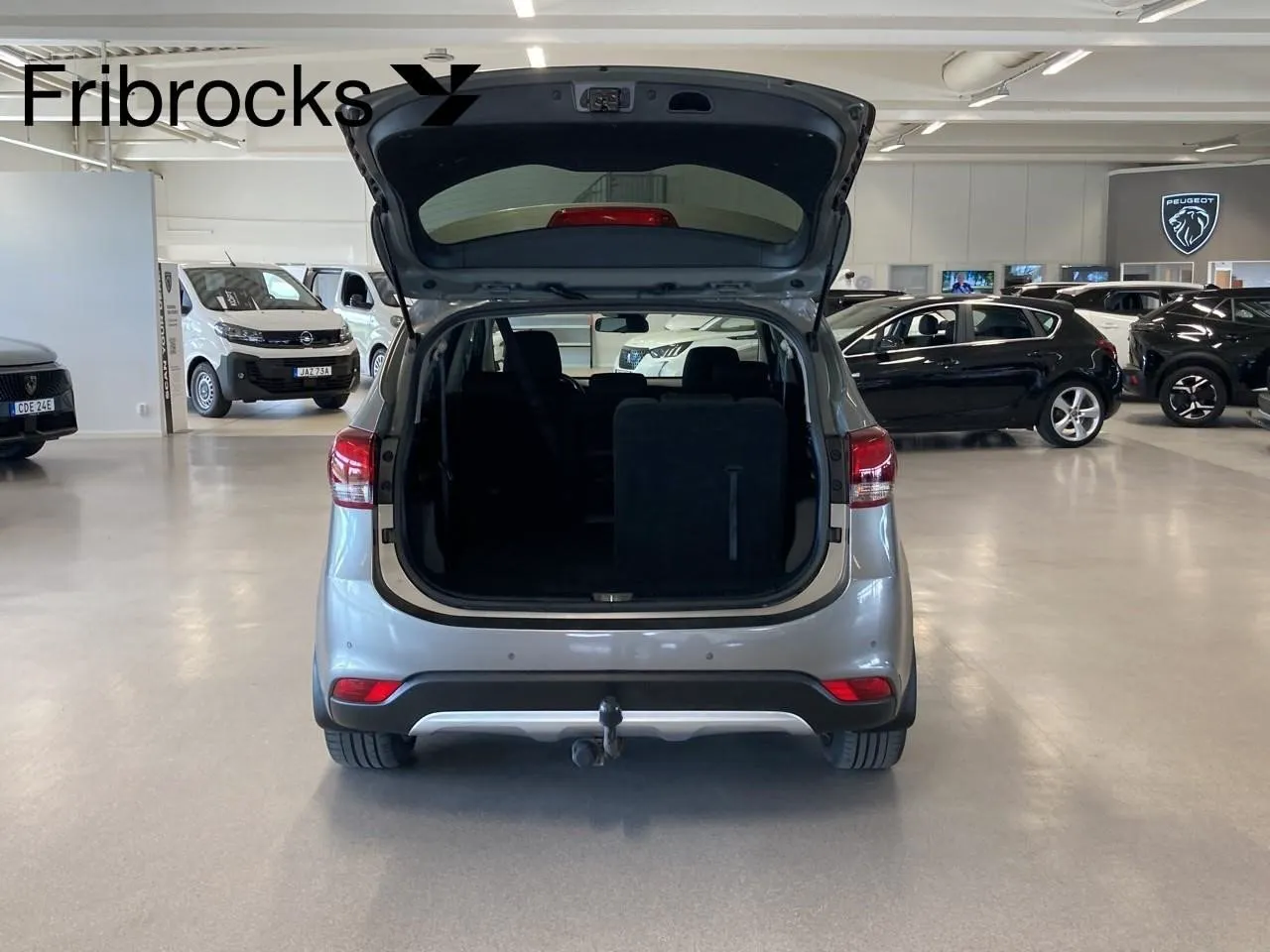 Vehicle image 7