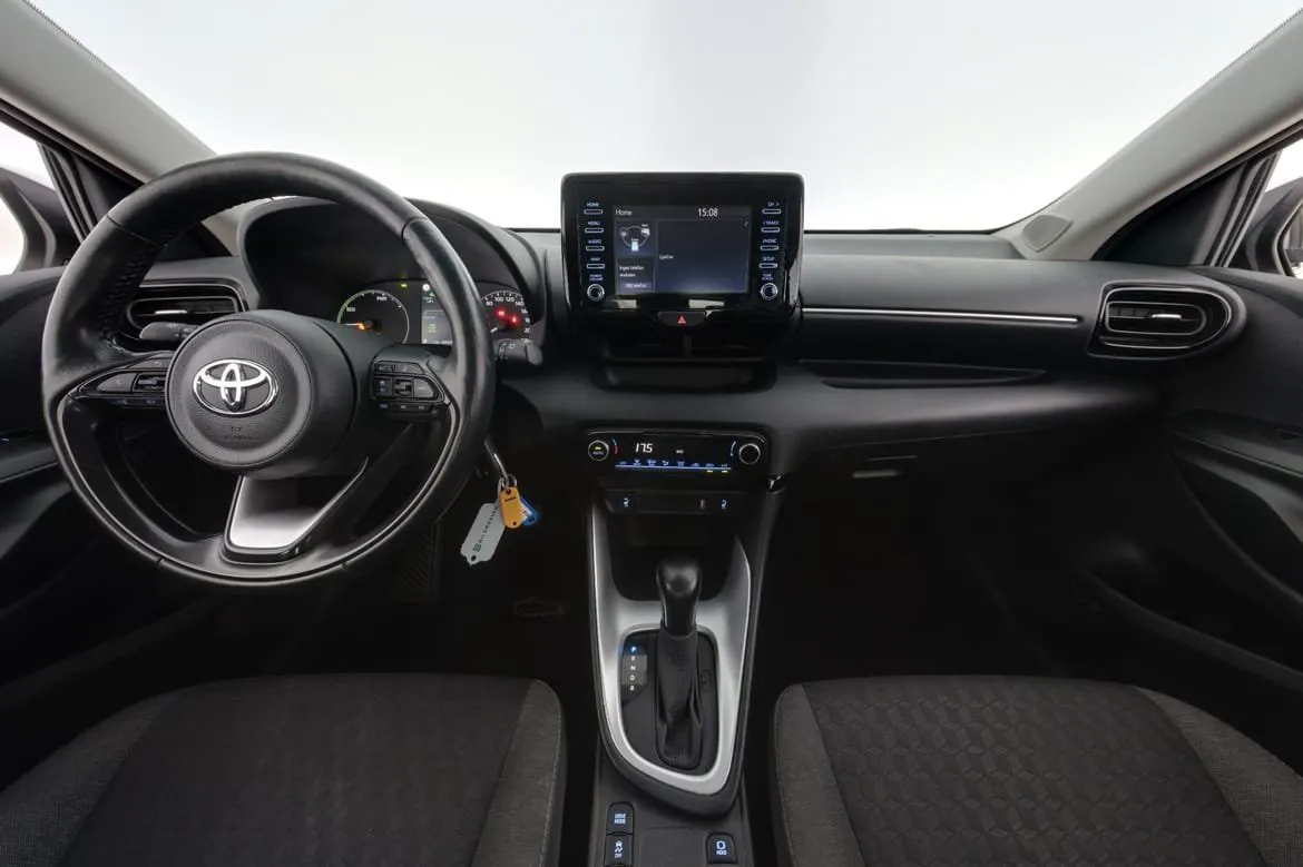 Vehicle image 11