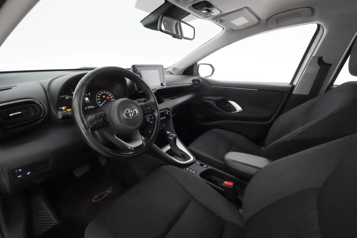 Vehicle image 10