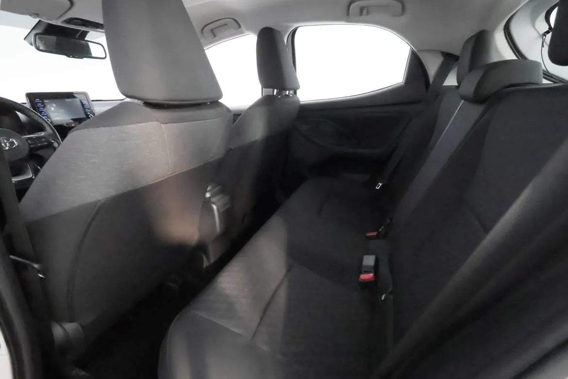 Vehicle image 16