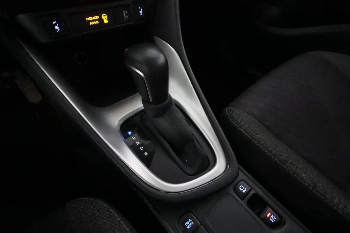 Vehicle image 18