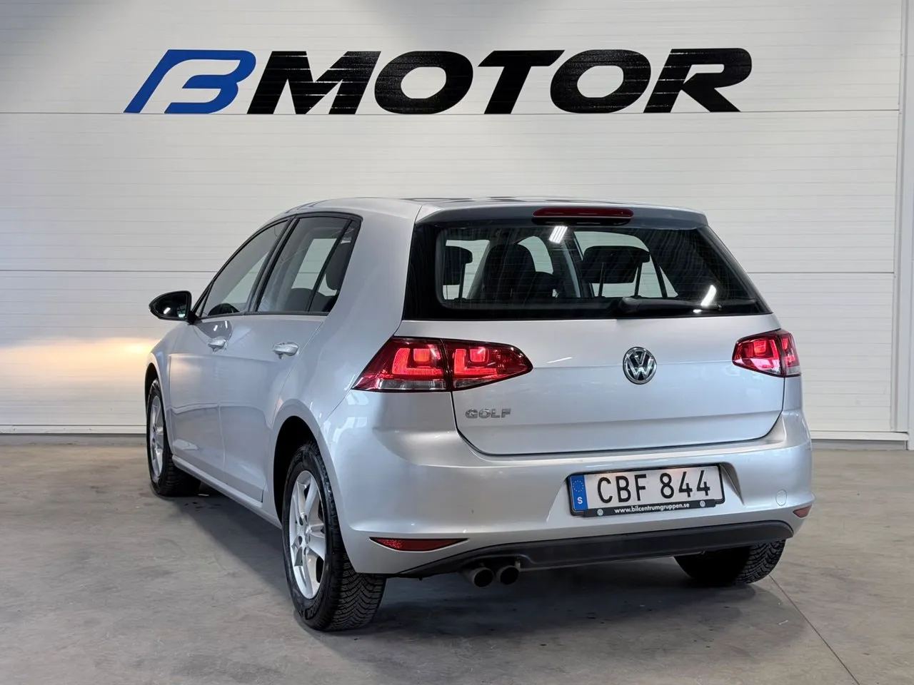 Vehicle image 8