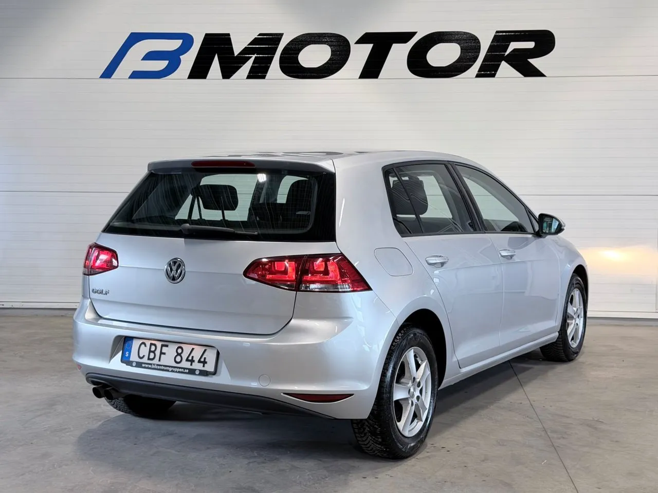 Vehicle image 7
