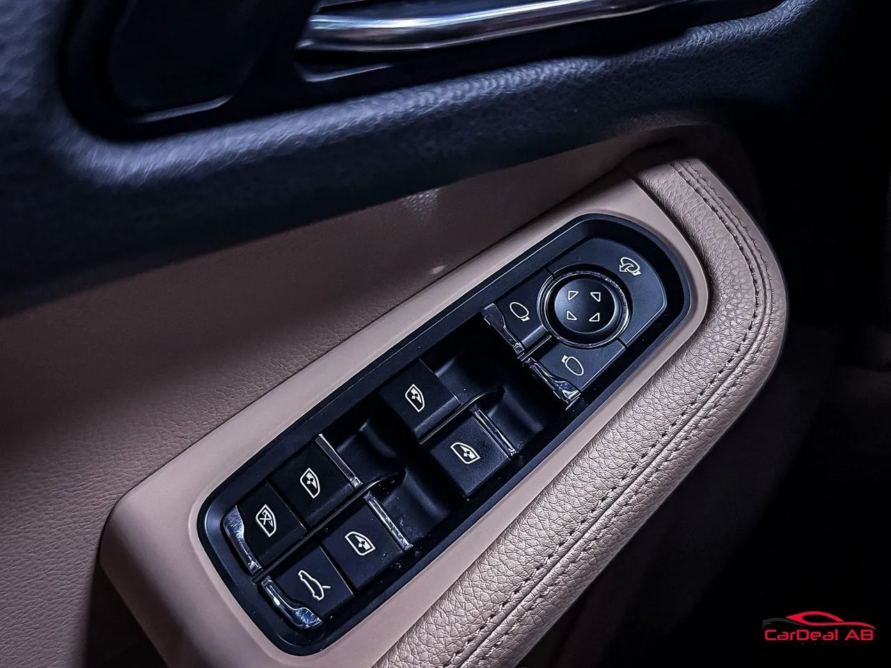 Vehicle image 30