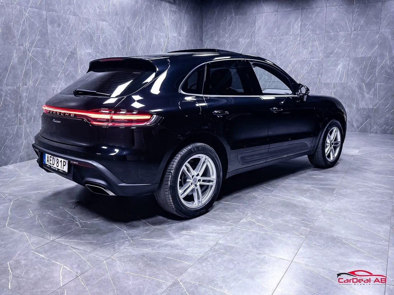 Vehicle image 6