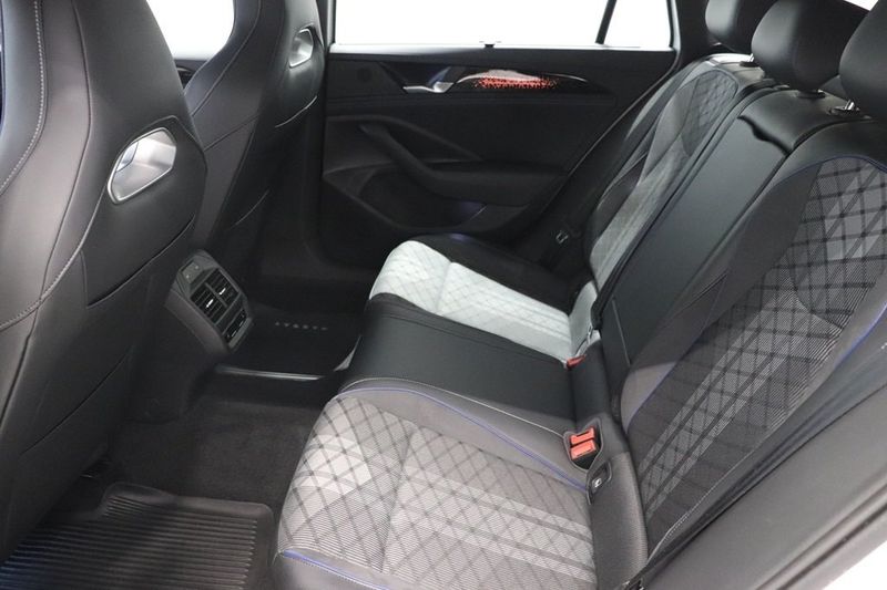 Volkswagen Passat bild 8