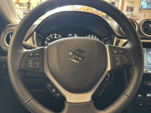 Suzuki Vitara bild 17