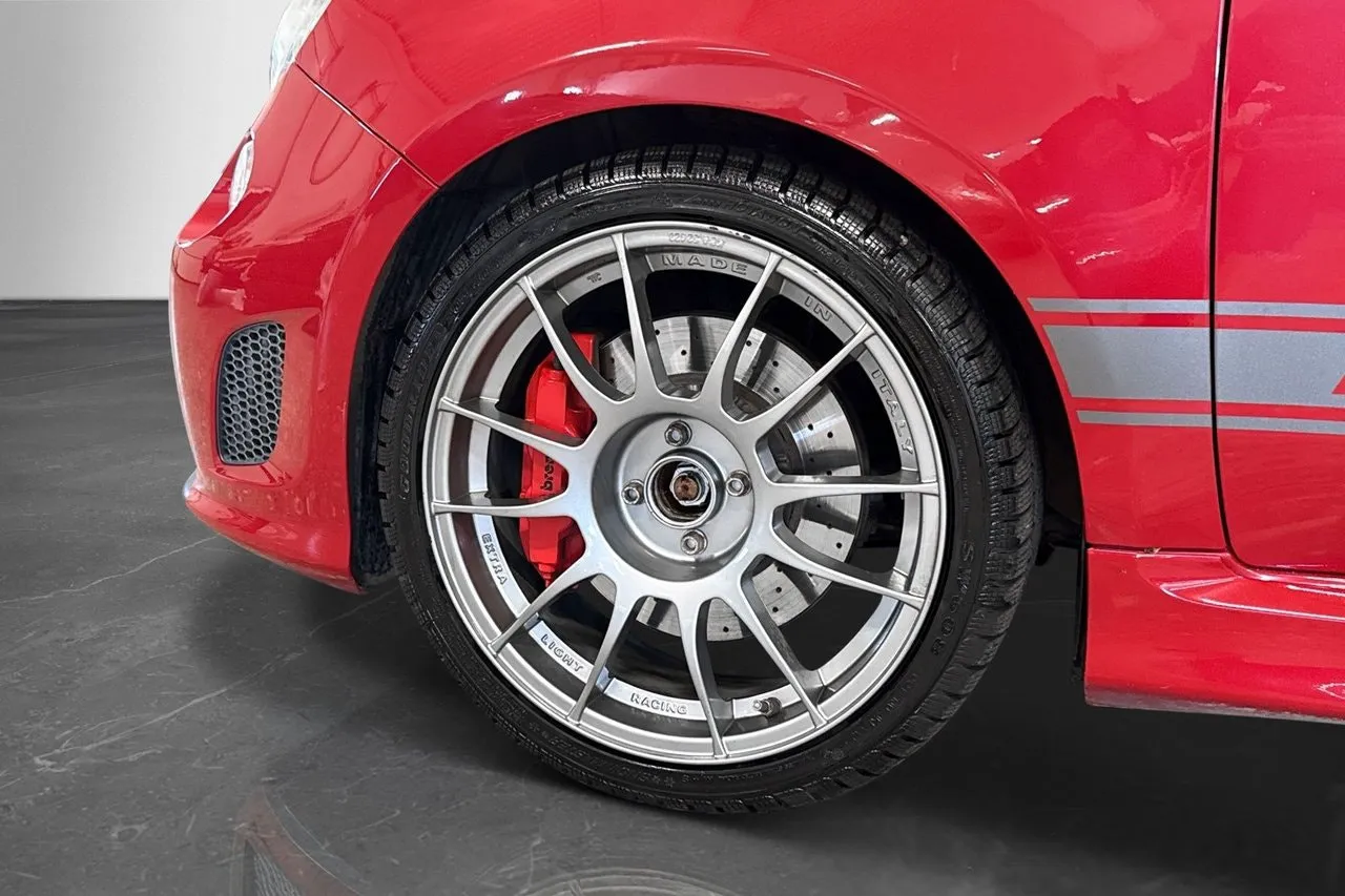Vehicle image 30