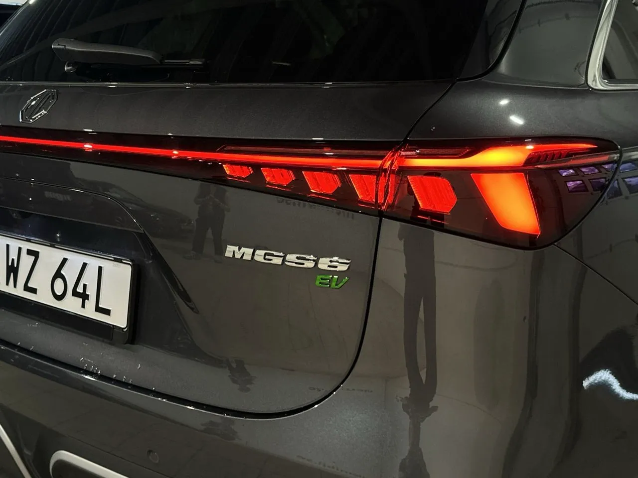 Vehicle image 18