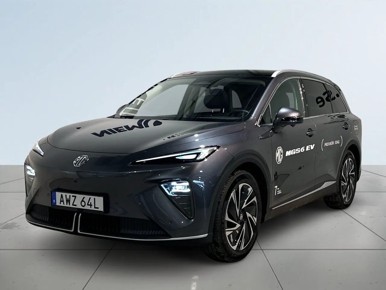Vehicle image 15