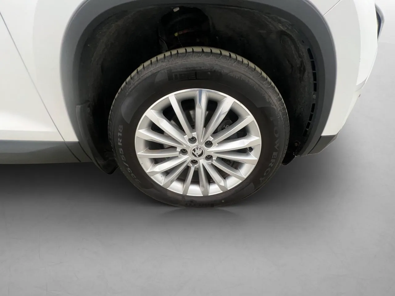 Vehicle image 33
