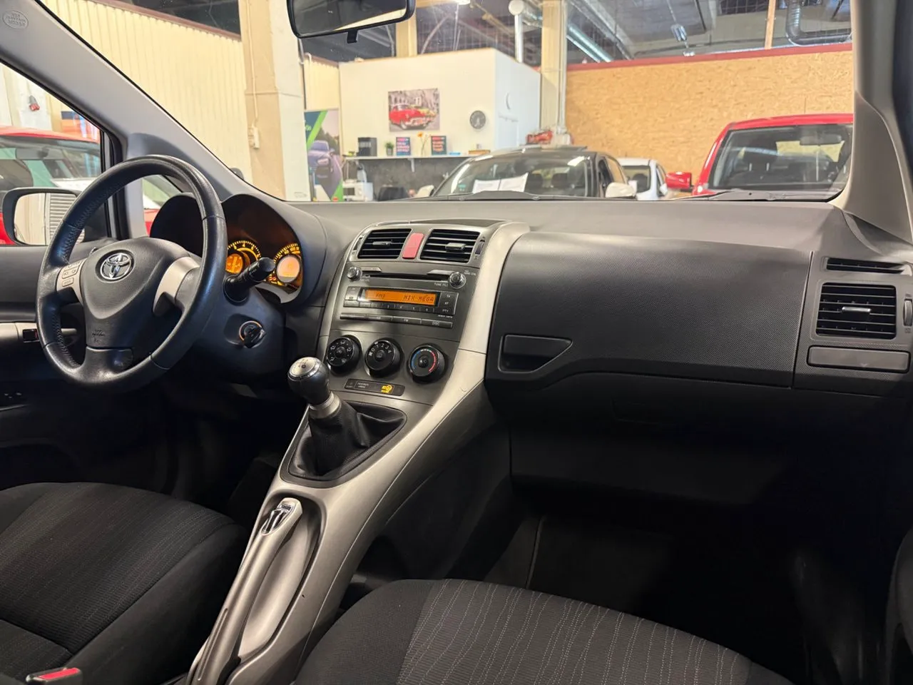 Vehicle image 4