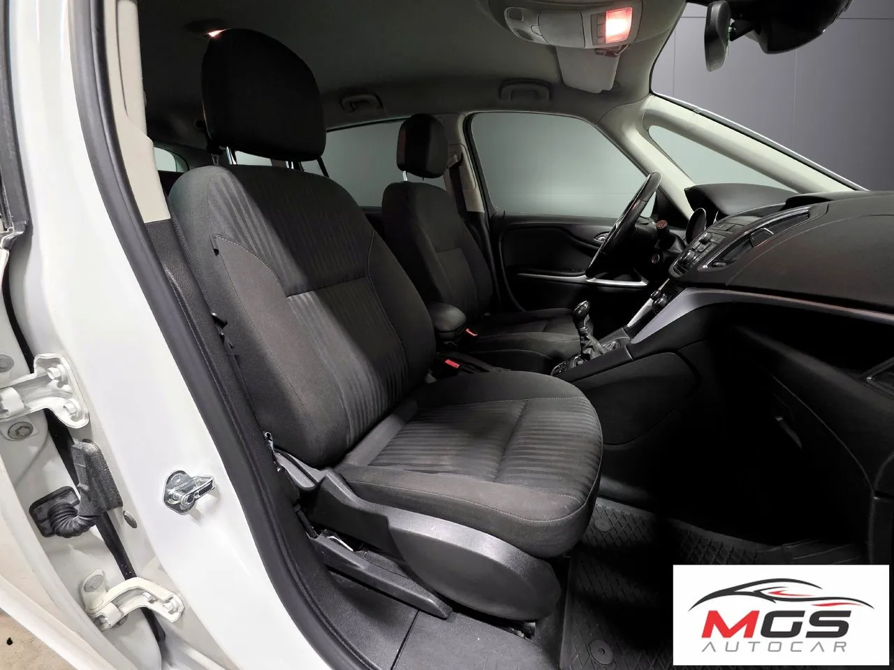 Vehicle image 11