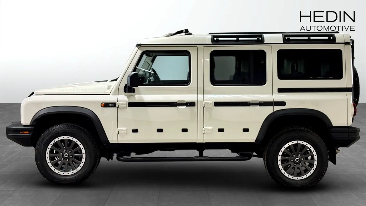 Vehicle image 5