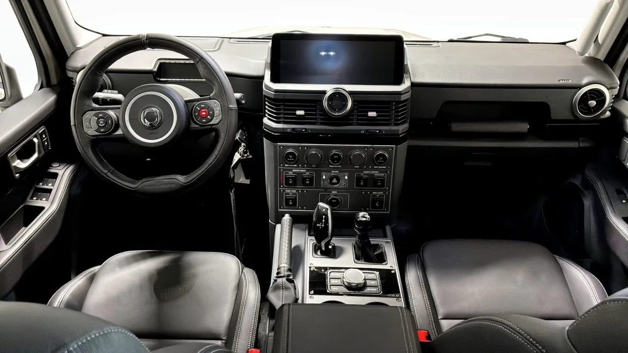 Vehicle image 3
