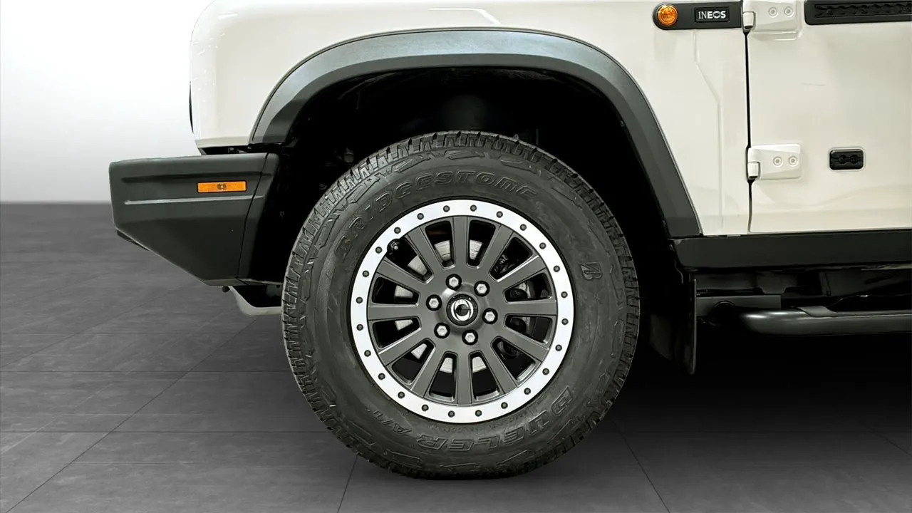 Vehicle image 8