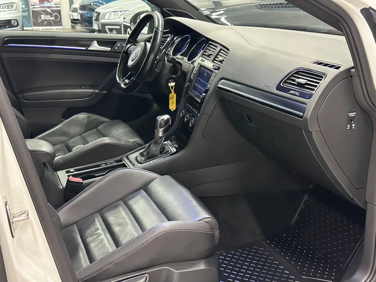 Vehicle image 22
