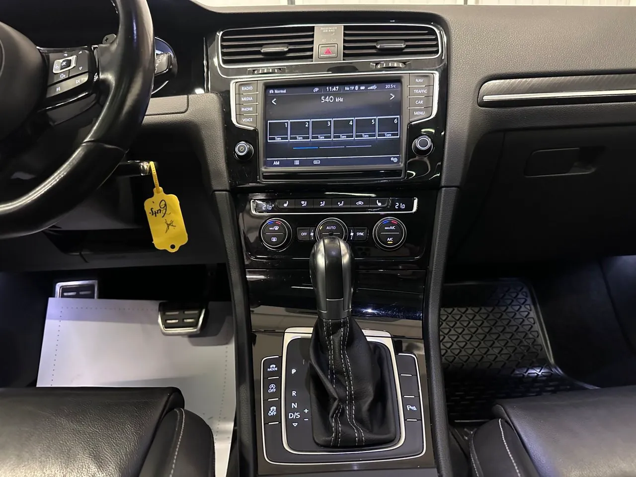 Vehicle image 21
