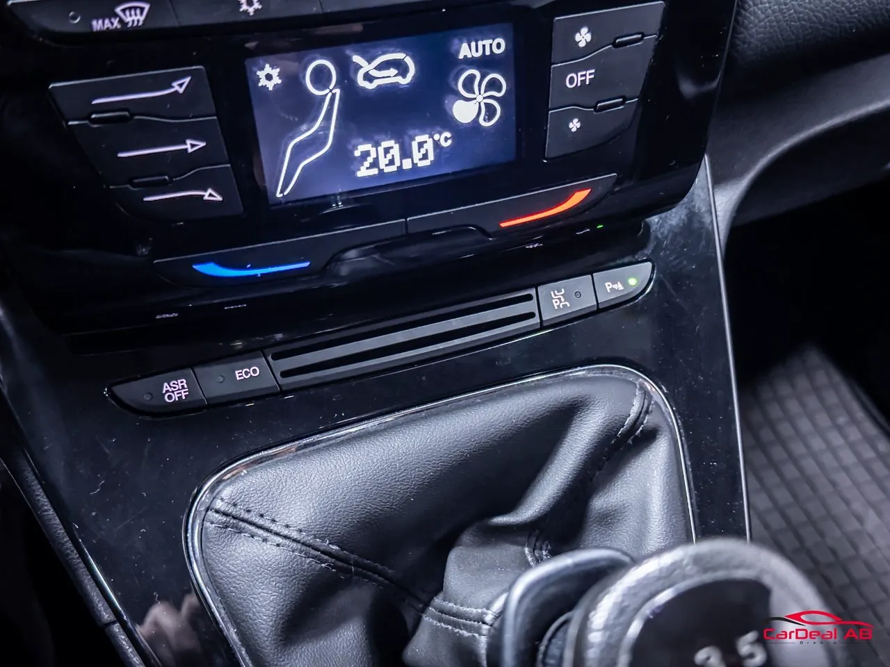 Vehicle image 24