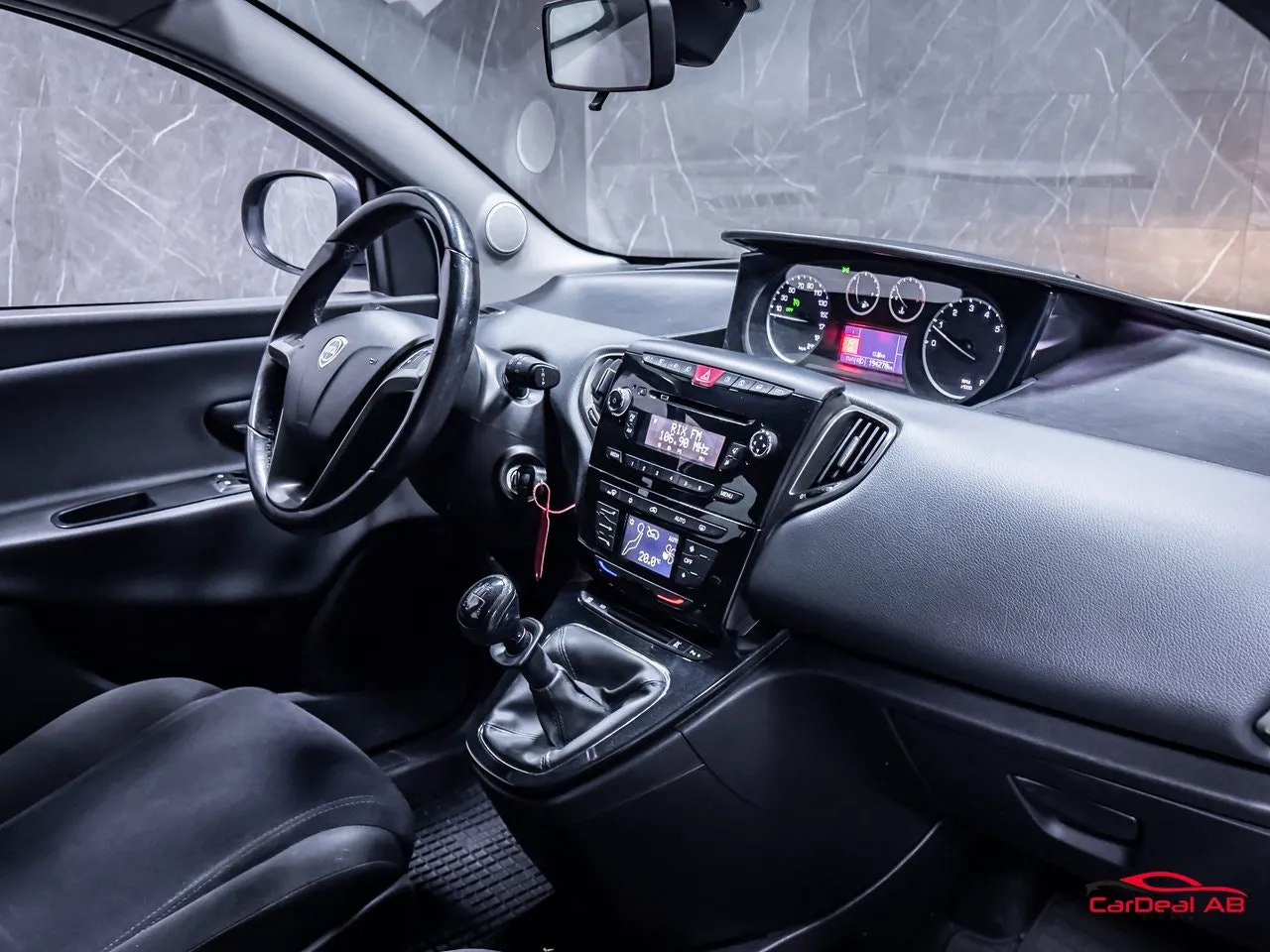 Vehicle image 12