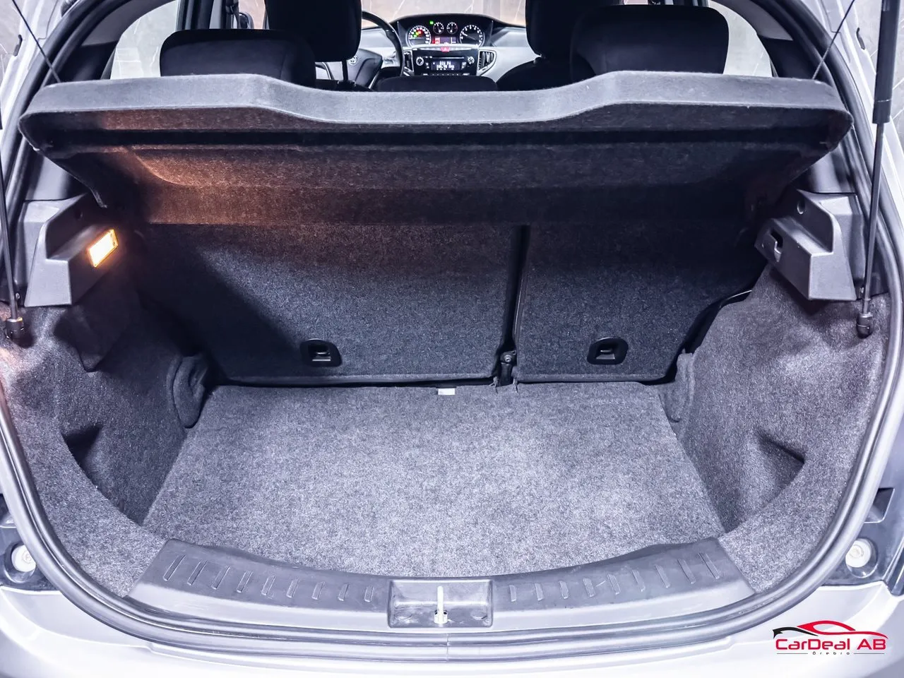Vehicle image 16